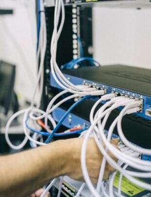 vpsRus VPS server network configuration and management