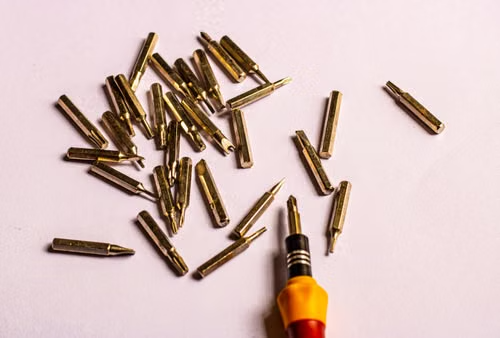 DEWALT ToughSeries SQ2 Screwdriver DWHT65011 bits on a work surface